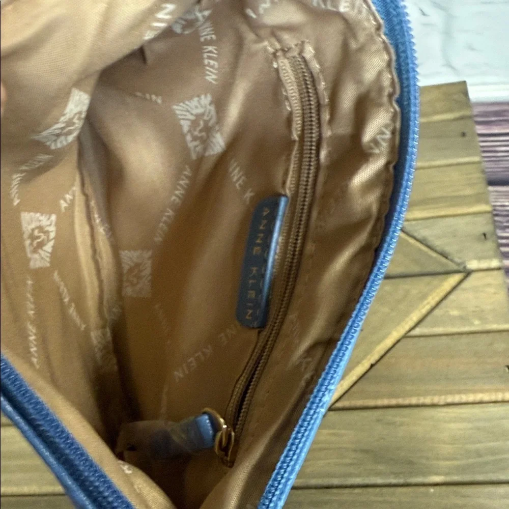 Anne Klein‎ NWOT Embossed Logo Blue Wristlet Wallet Clutch